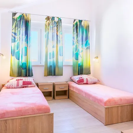 Apartment Irina - A6 Second Floor - Mpolo Medulin