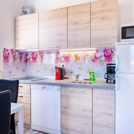 Irina - A6 Second Floor - Mpolo Apartman