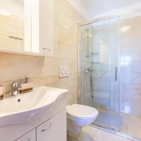 Apartment Irina - A6 Second Floor - Mpolo Medulin