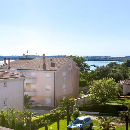 Apartment Irina - A6 Second Floor - Mpolo Medulin