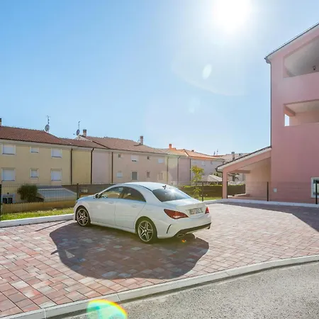 Apartment Irina - A6 Second Floor - Mpolo Medulin